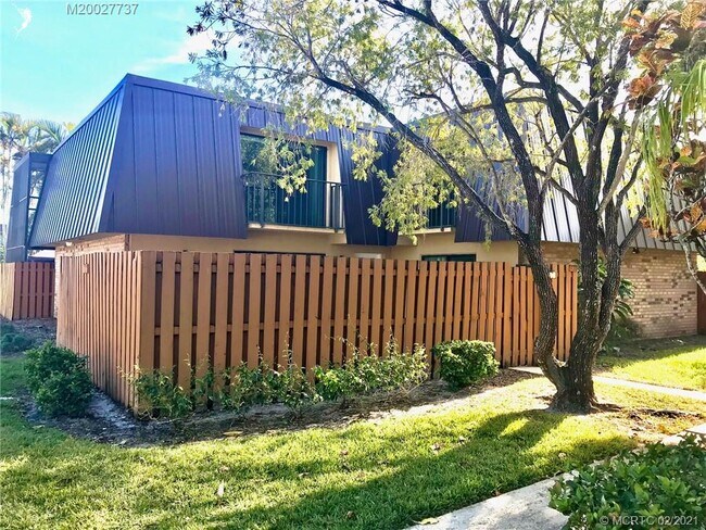 Foto del edificio - 5602 SE Windsong Ln