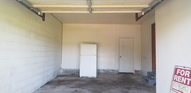 Building Photo - 3226 Shaffer Rd
