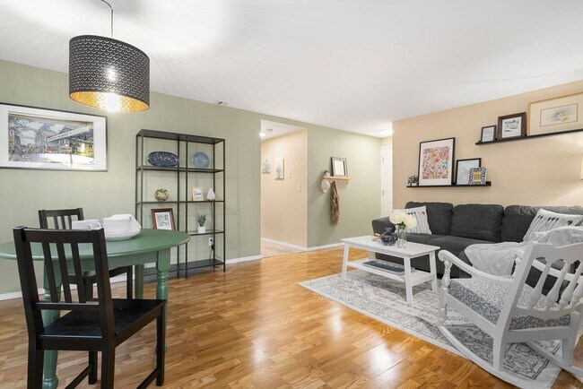 Foto del edificio - 2 bed 2 bath Stadium District Condo!