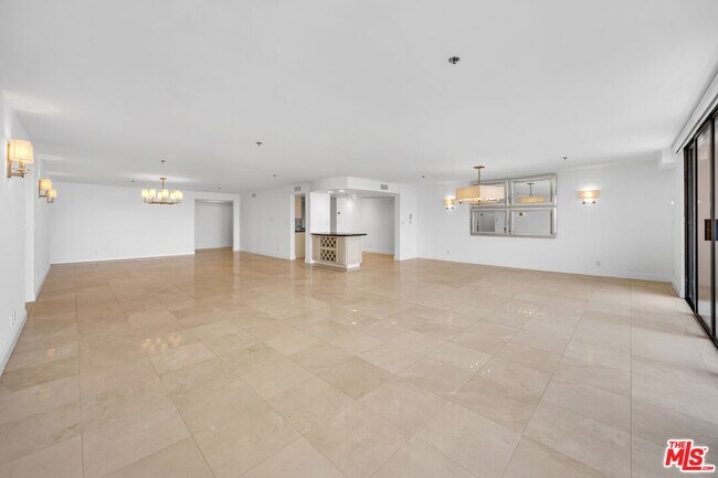 Building Photo - 10660 Wilshire Blvd