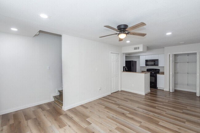 Foto del edificio - 2110 Wilcrest Dr