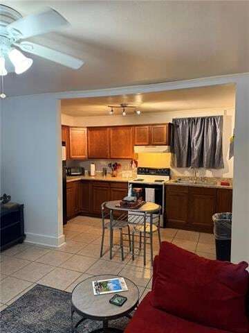 Foto del edificio - 123 N Alexander St