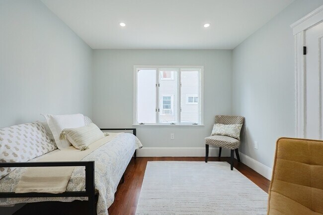 Foto del edificio - 111 Sharon St