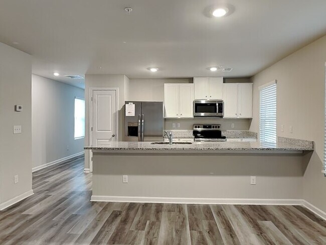 Building Photo - Lovely Home located in Conyers!