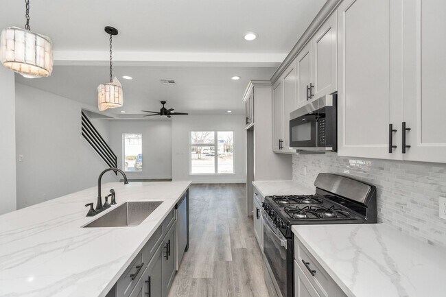 Foto del edificio - 8636 Scott St