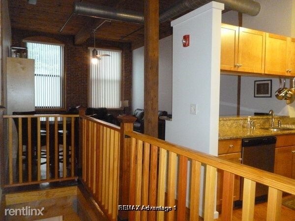 Building Photo - 2 br, 2 bath Condo - 1 110 Unit 110