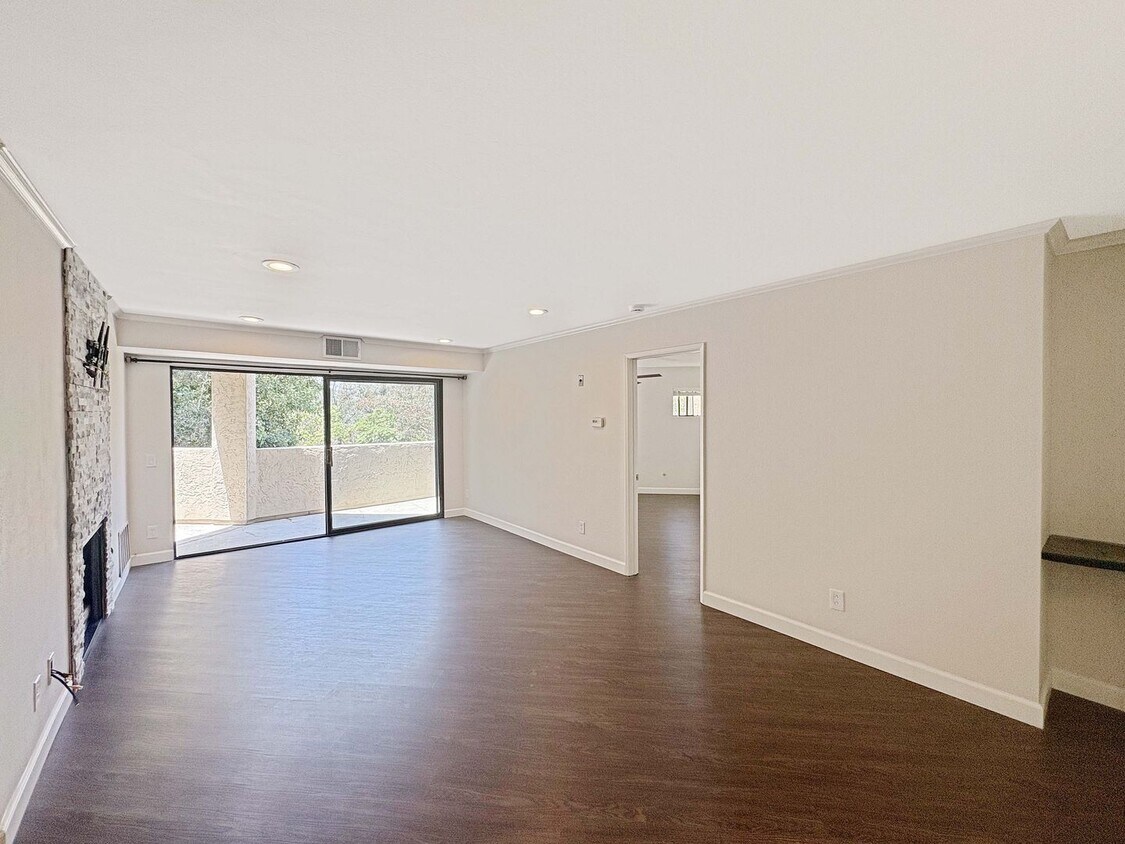 Primary Photo - Modern 2BD/2BA Apartment in Peaceful Miram...