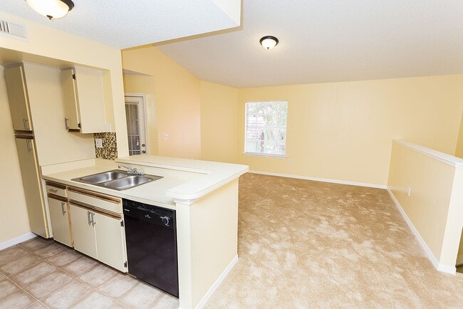 Building Photo - 437 Fountainhead Cir