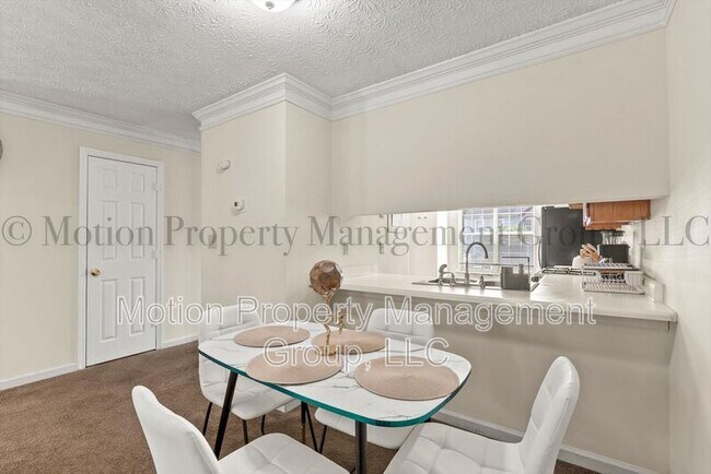 Foto del edificio - 6426 Charter Way