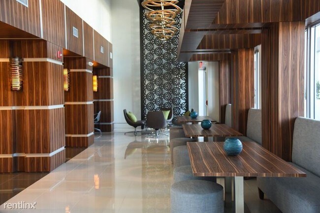 Building Photo - 9010 SW 72nd Pl