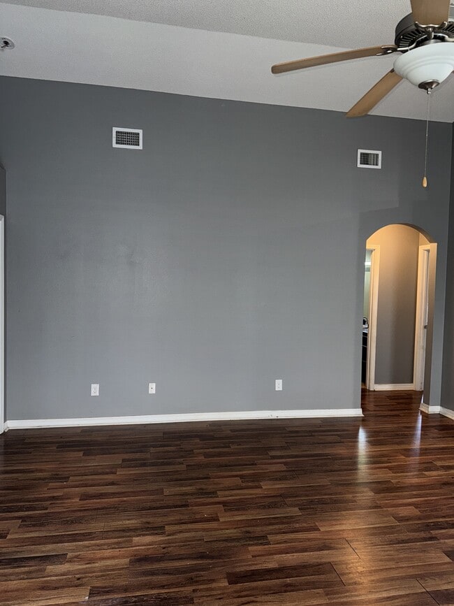 Building Photo - 686 Mozingo Ln
