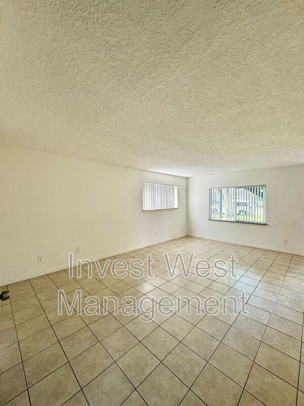 Foto del edificio - 1950 Dorothy Avenue