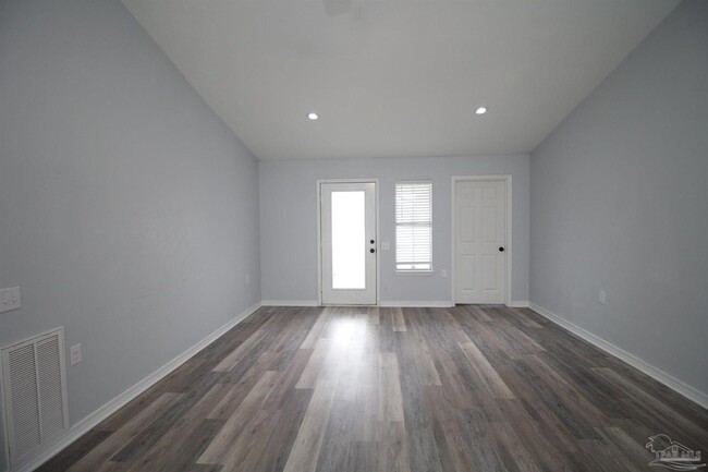 Building Photo - 8508 Indian Oaks Pl