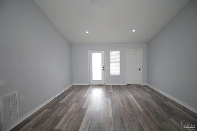 Foto del edificio - 8508 Indian Oaks Pl