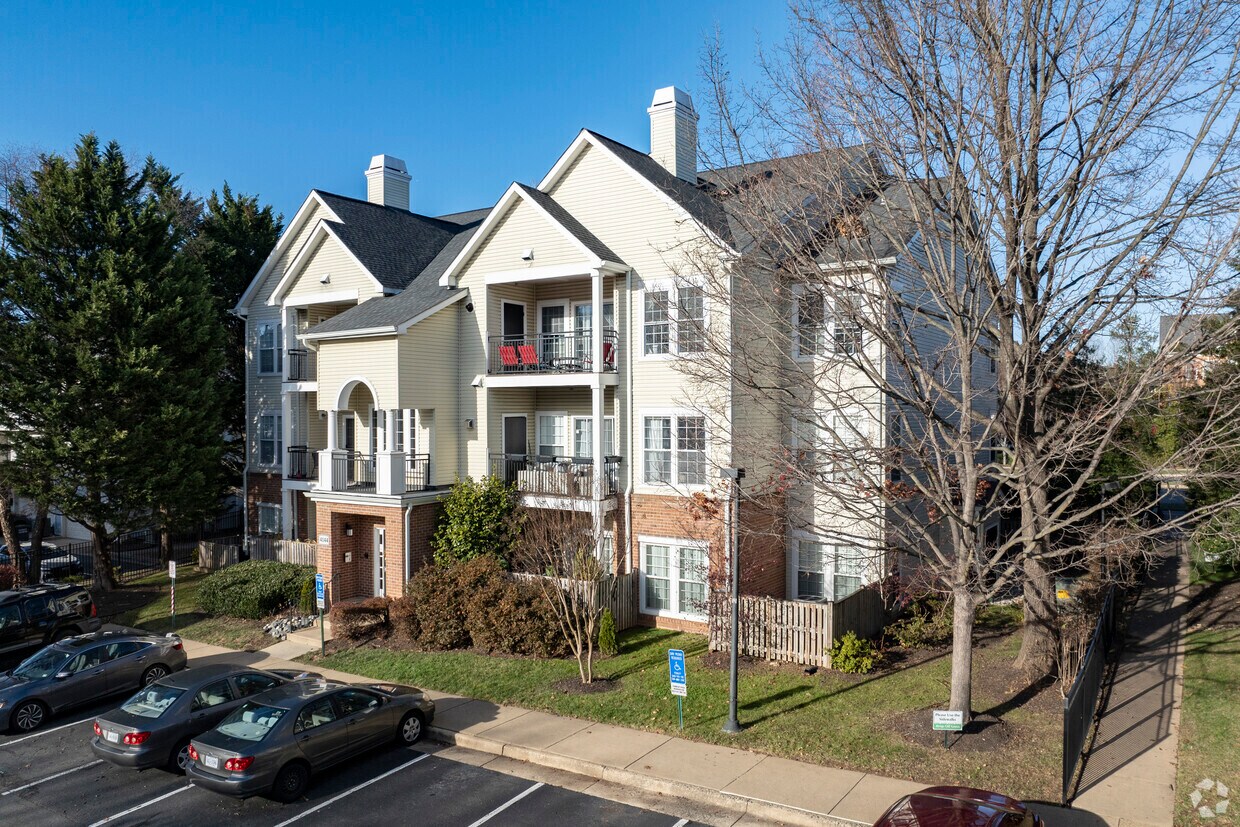 Front - Random Hills Condominium