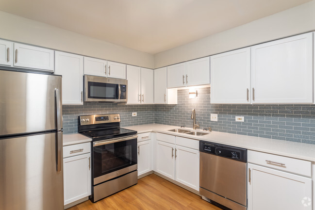 2BR,2BA,1255SF - Brook - Farmingdale Apartments