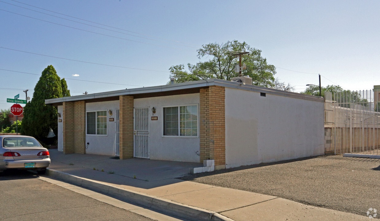 Building Photo - 4302 Mesa Grande Pl SE