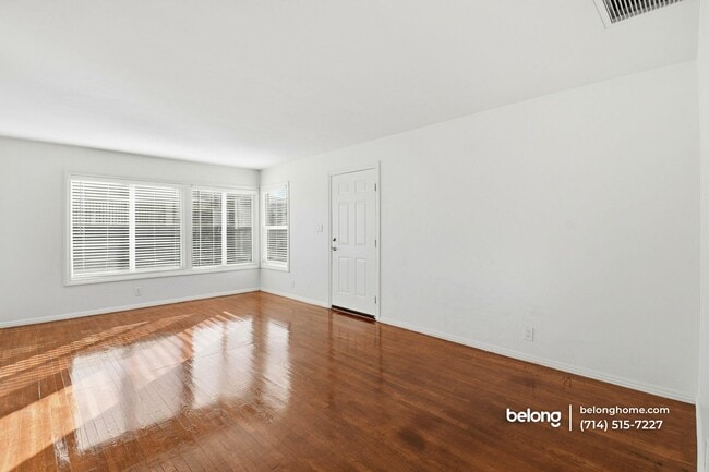 Building Photo - 185 N Batavia St