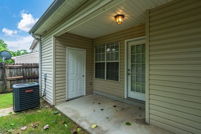 Building Photo - "Discover Serenity in Pelham: Your Perfect...