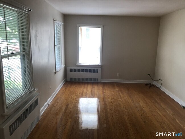 Foto del edificio - 720 Knapps Hwy