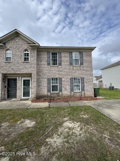 Foto principal - 301 S Square Dr