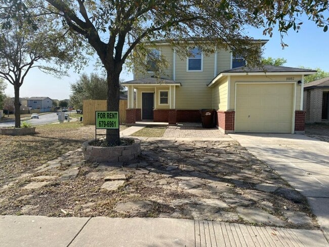 Charming 3-Bedroom Corner Home - Charming 3-Bedroom Corner Home