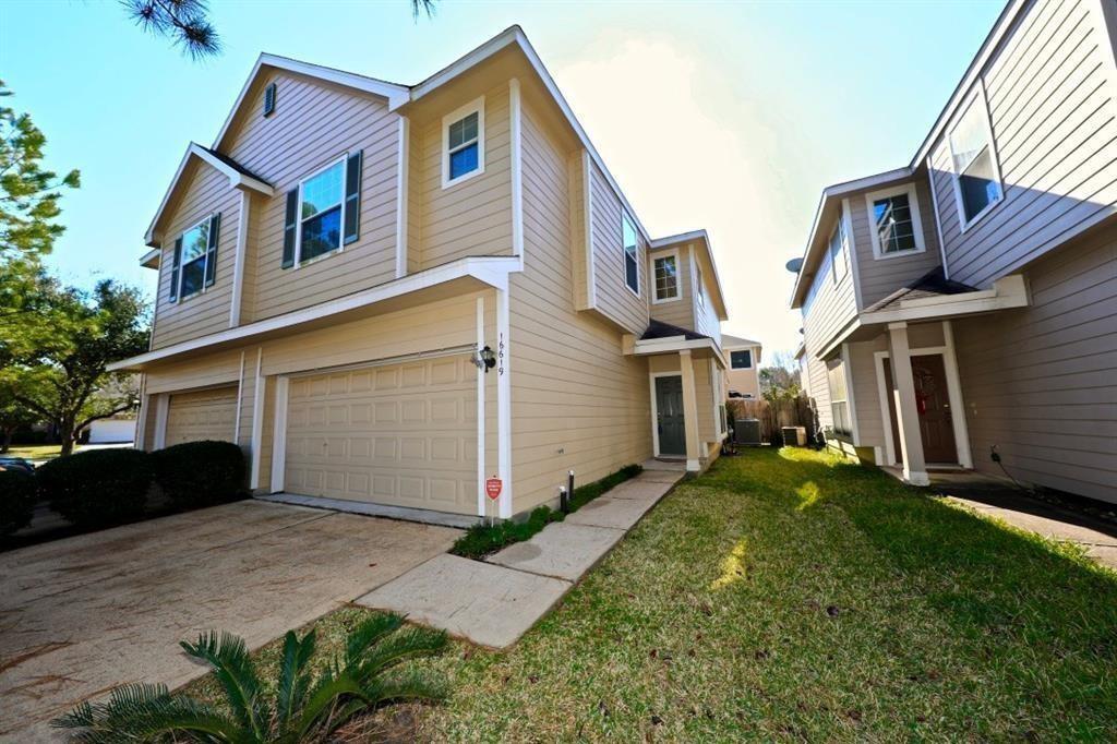 Foto principal - 16619 Newglen Ln