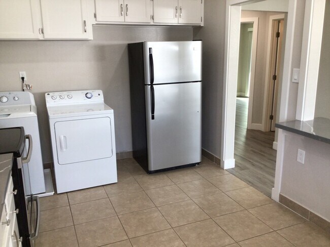 Building Photo - Duplex Remodeled