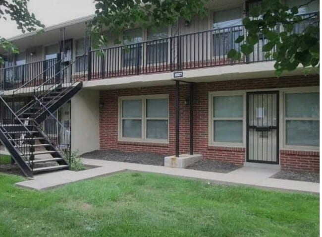 Building Photo - 1827 Bashford Manor Ln