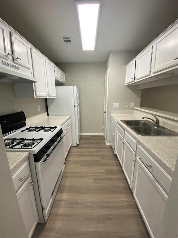 Foto del edificio - 711 Greenlawn Blvd