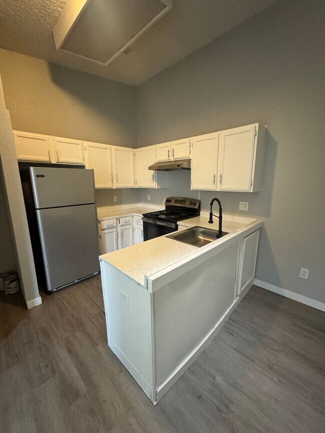Foto del edificio - Studio Apartment in the Sable Cove Condominiums Community!  **Move-In Special**
