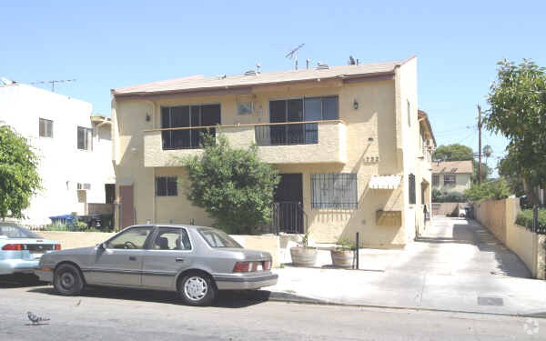 Building Photo - 732 N Kingsley Dr