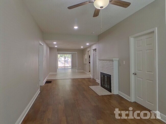 Building Photo - 355 43rd Ave N