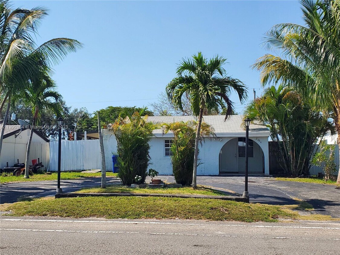 2024 NE 183rd St, North Miami Beach, FL 33179 House Rental in North