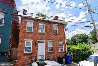 Building Photo - 480 W South St