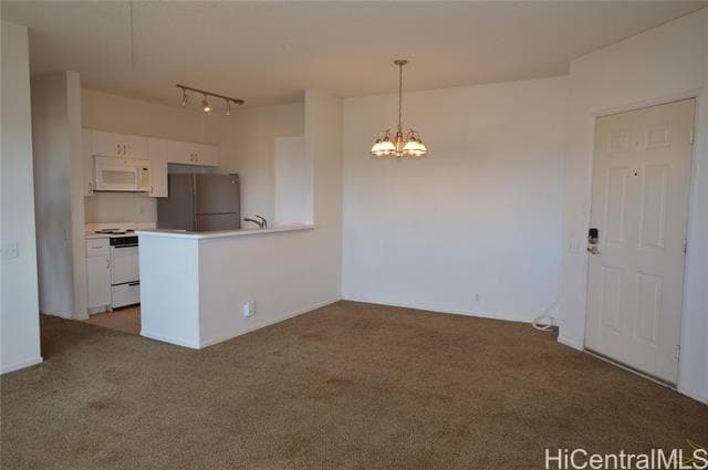 Building Photo - 91-285-285 Hanapouli Cir
