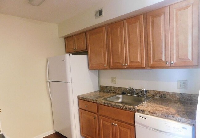 Building Photo - 2 bedroom 2 full bathroom Condo- Governor ...