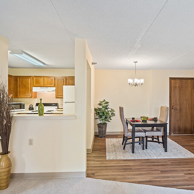Foto del edificio - The Wellington Senior Living 55+