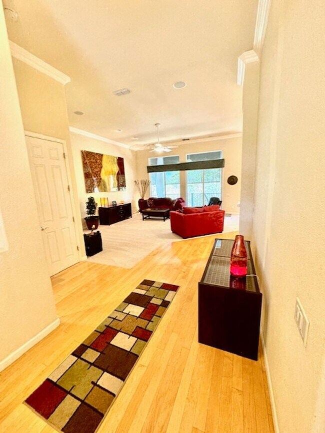 Foto del edificio - Springfield Home with a View - MUST BE 55 YEARS OF AGE