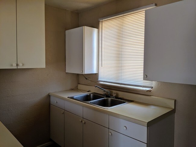 Foto del edificio - 1011 E Minnezona Ave