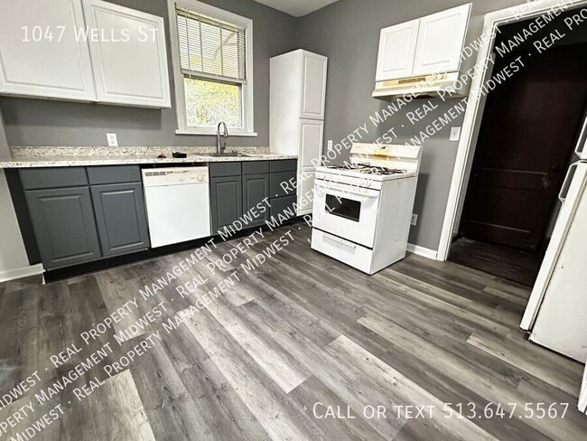 Photo - 1047 Wells St House