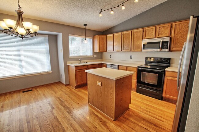 Foto del edificio - 4 bed 3 bath home in Clarke Farms Parker