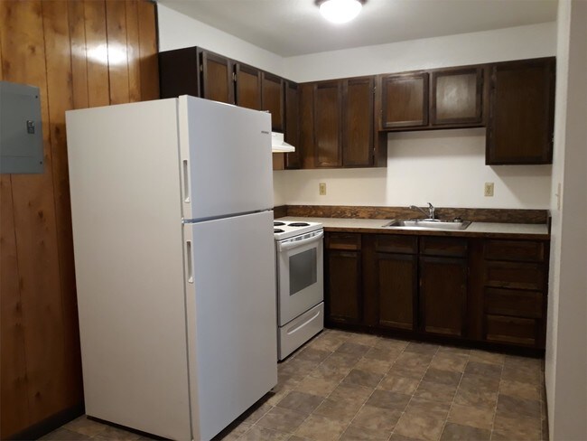 Building Photo - 1200 Woodside Dr