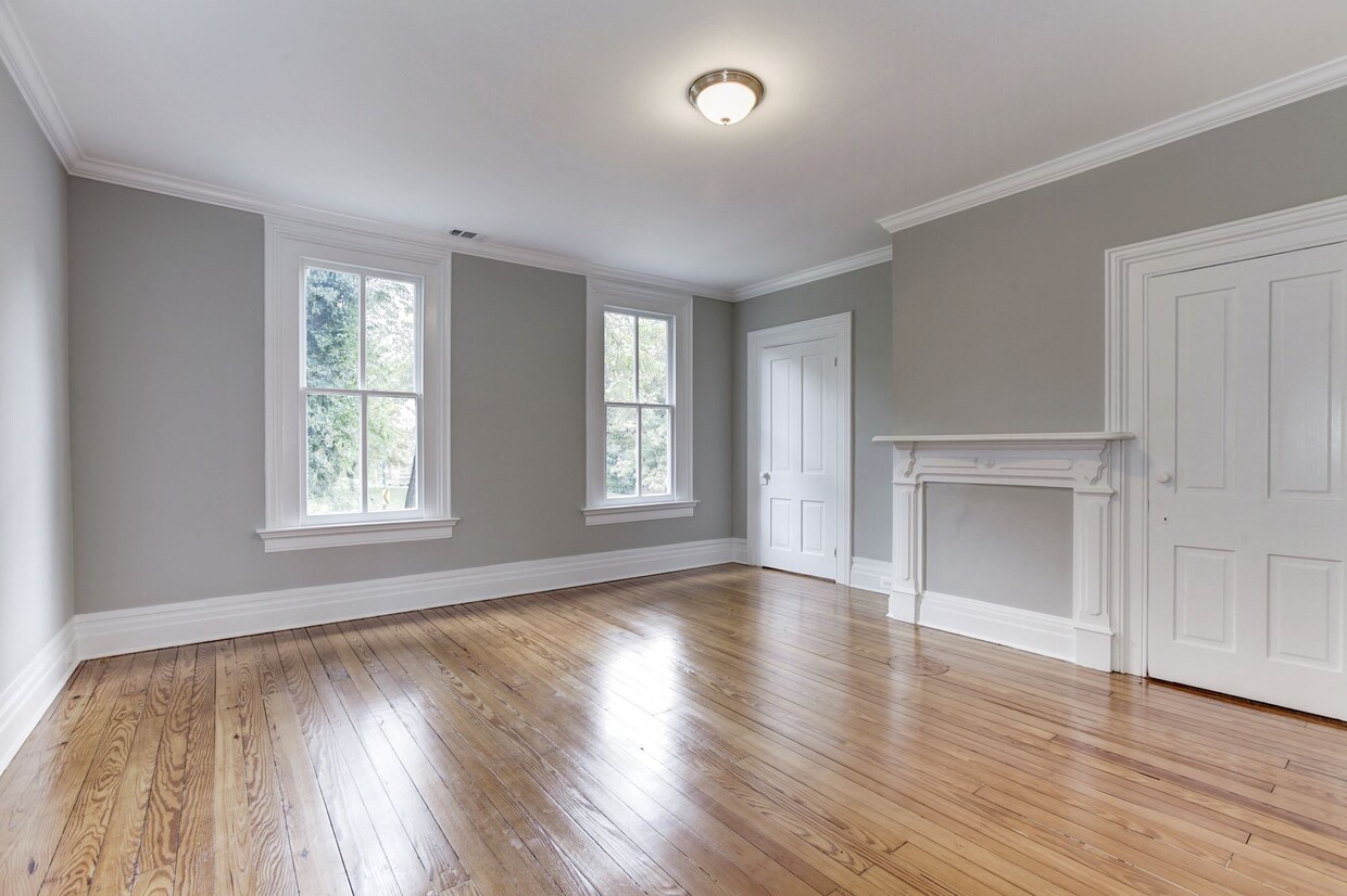 Foto principal - 212 W Montgomery Ave