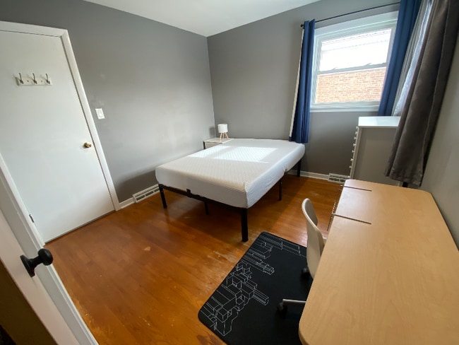 Foto del edificio - 8409 W Roseview Dr