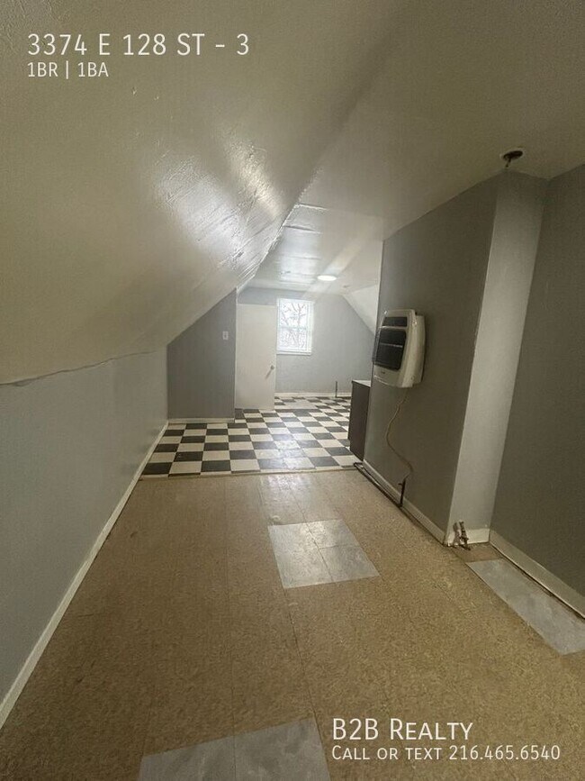Foto del edificio - 3374 E 128th St