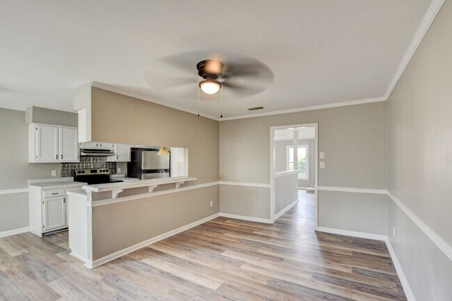 Building Photo - 5519 Baccalaureate Dr
