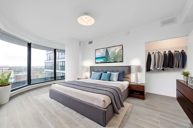 Bedroom w/ view - Hoyt Tower