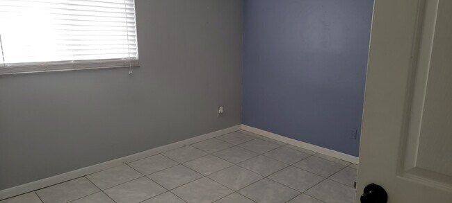 Foto del edificio - 621 SE 13th Pl