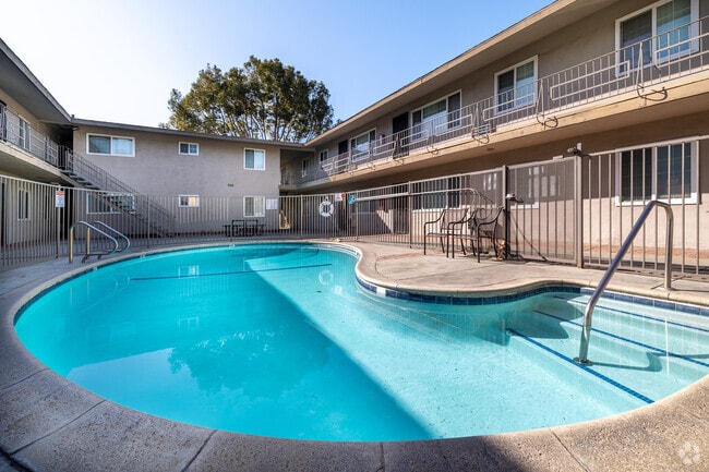 Building Photo - Stoneridge Apartments